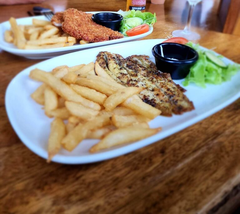 Daintree Siesta restaurant schnitzel and barramundi